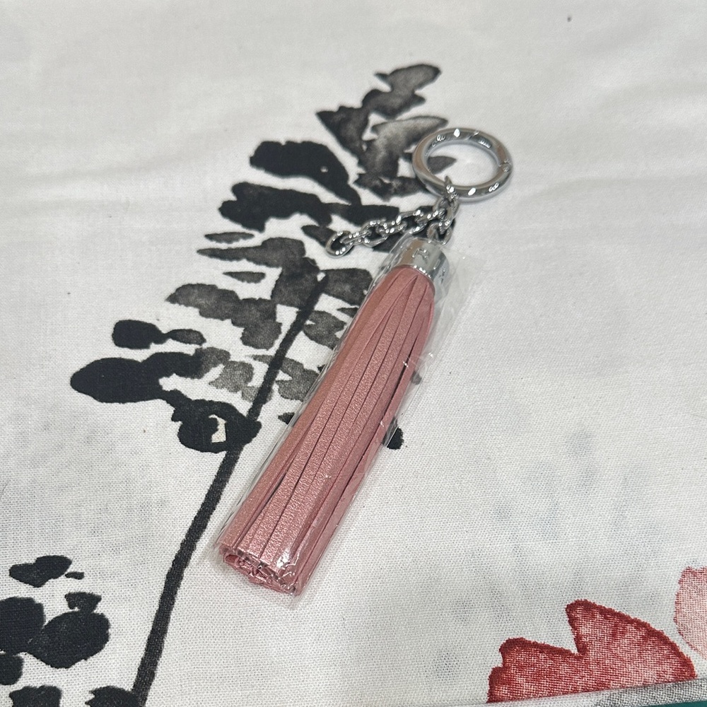 ❤️ 5/$25 Matrix Pink Tassel Keychain